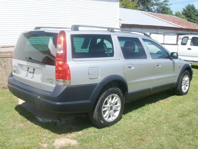 Volvo XC70 2004 photo 2