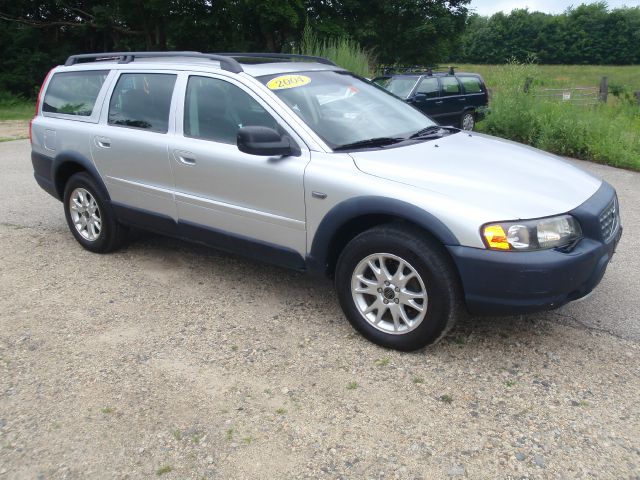 Volvo XC70 2004 photo 2