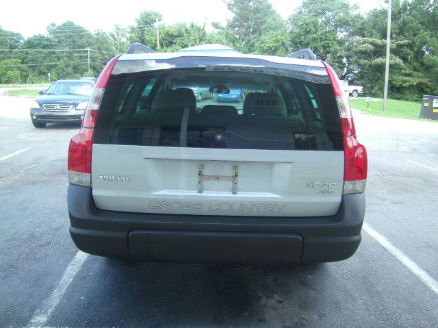 Volvo XC70 LE 4D Passenger Van SUV