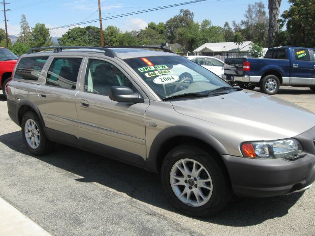 Volvo XC70 2004 photo 2