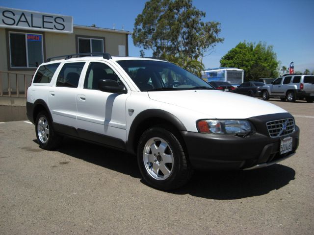 Volvo XC70 2004 photo 1