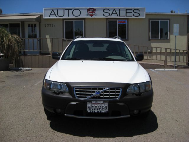 Volvo XC70 2004 photo 2