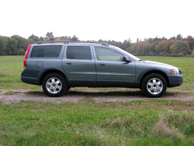 Volvo XC70 2004 photo 2