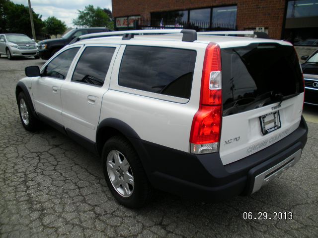 Volvo XC70 2005 photo 1