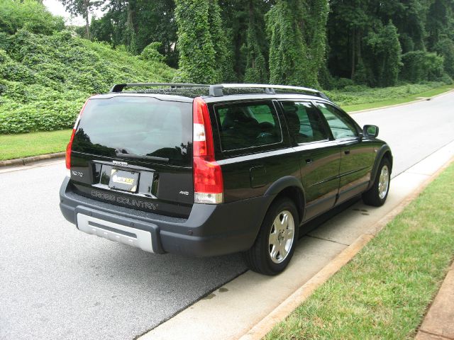 Volvo XC70 LE 4D Passenger Van SUV