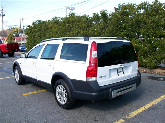 Volvo XC70 2006 photo 2