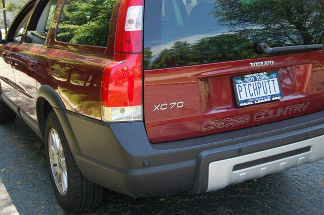 Volvo XC70 LE 4D Passenger Van SUV