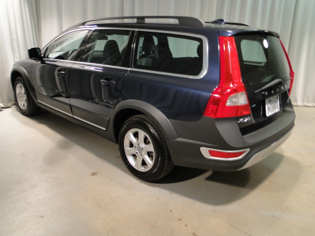 Volvo XC70 2010 photo 2