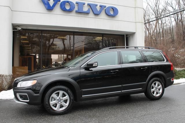 Volvo XC70 Base Unspecified