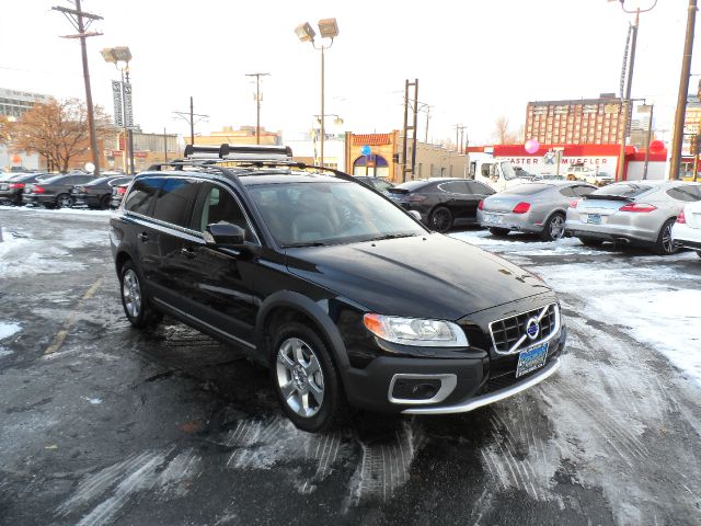 Volvo XC70 2010 photo 1