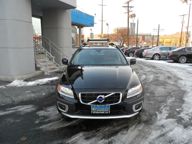 Volvo XC70 2010 photo 2