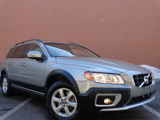 Volvo XC70 2011 photo 2