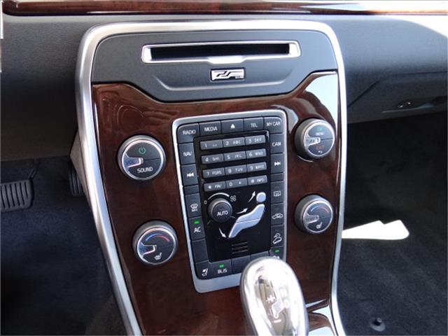 Volvo XC70 2013 photo 11