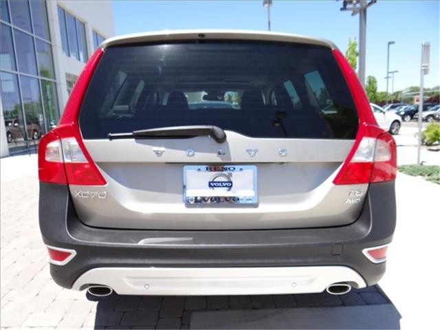 Volvo XC70 2013 photo 8