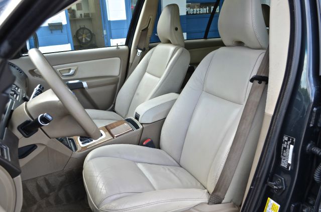 Volvo XC90 2009 photo 10