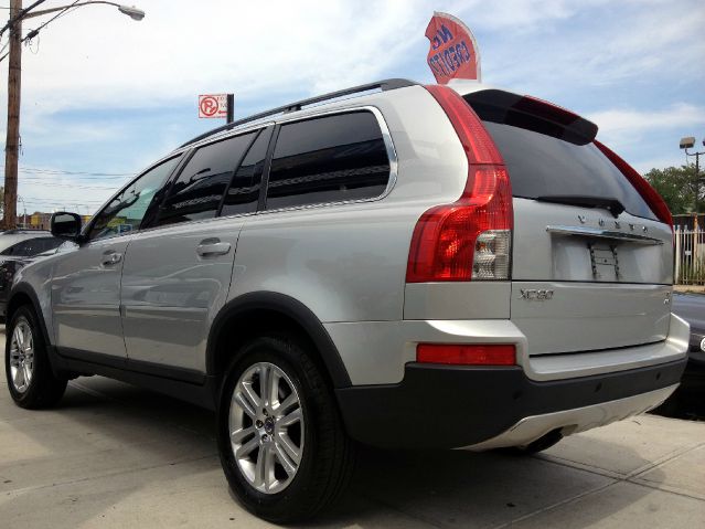 Volvo XC90 2010 photo 1