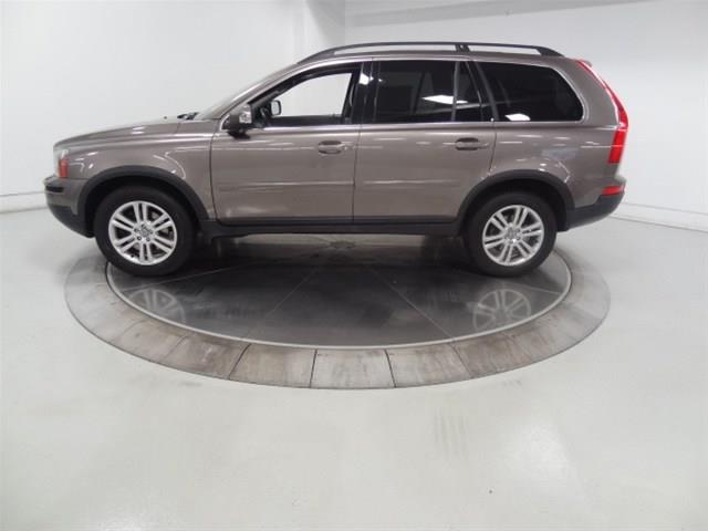 Volvo XC90 2010 photo 2