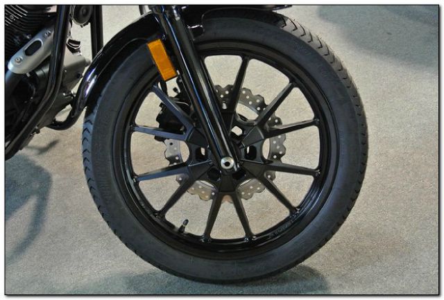 YAMAHA Bolt 2014 photo 16