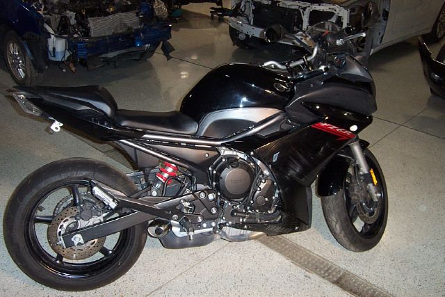 YAMAHA FZ6R 2009 photo 1