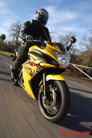 YAMAHA FZ6R 2009 photo 2