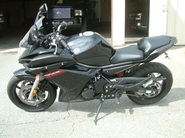 YAMAHA FZ6R 2012 photo 1