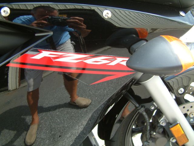 YAMAHA FZ6R 2012 photo 2
