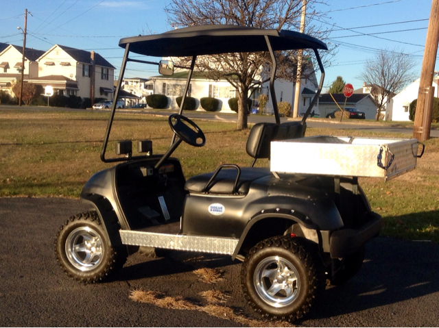 YAMAHA Lifted Electric Golf Cart 2001 photo 1