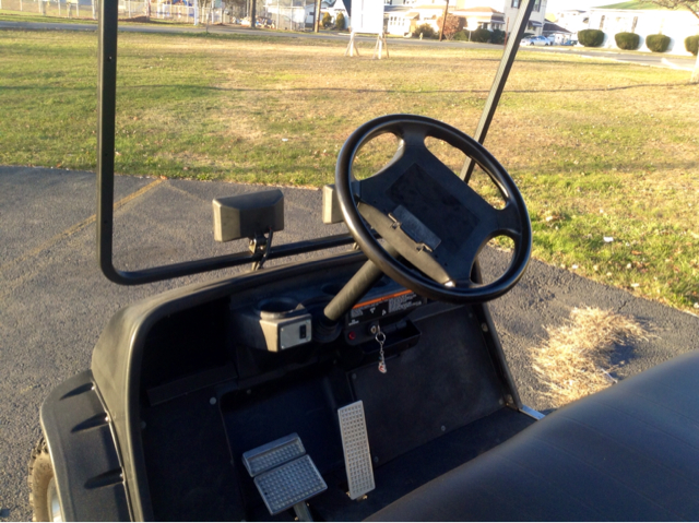 YAMAHA Lifted Electric Golf Cart 2001 photo 3