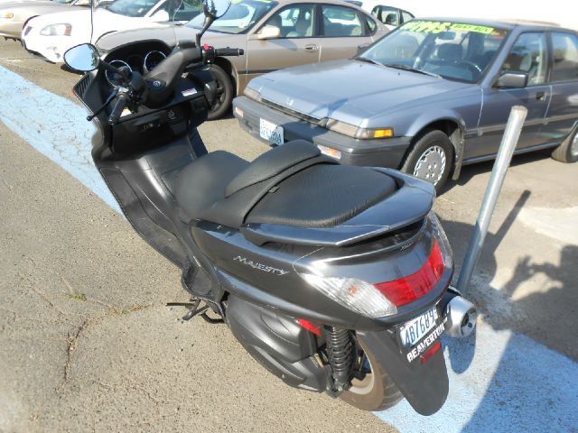 YAMAHA MAJESTY 2005 photo 1