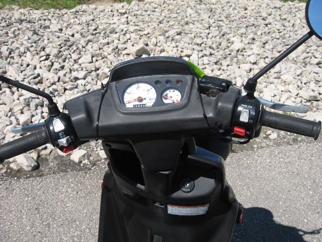 YAMAHA Moped 2005 photo 2