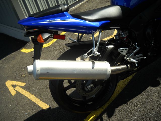 YAMAHA R-6 S 2009 photo 1