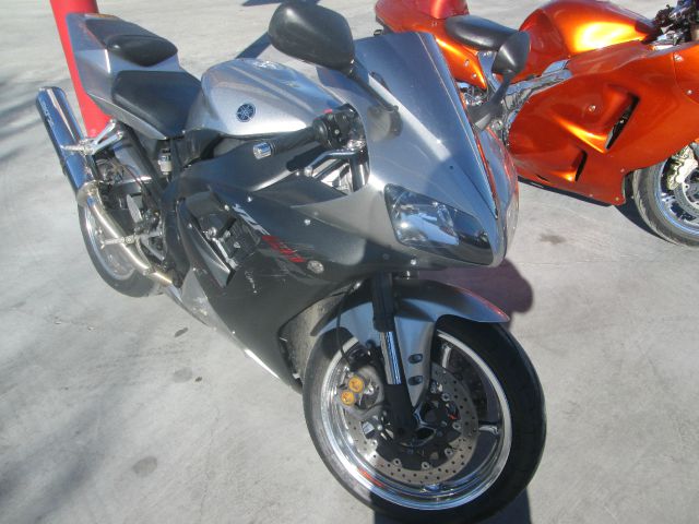 YAMAHA R1 2002 photo 1