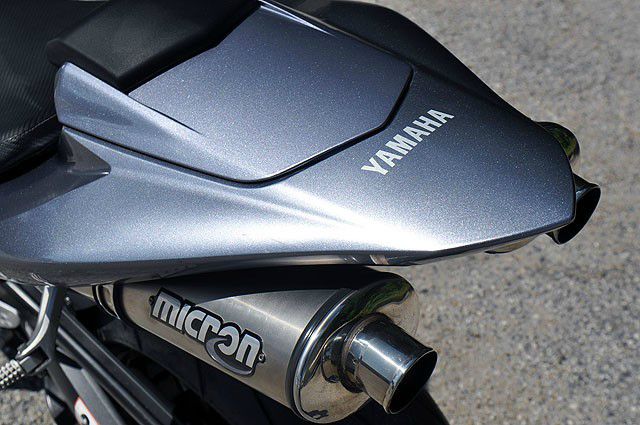 YAMAHA R1 2004 photo 3