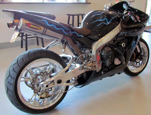 YAMAHA R1 2004 photo 4