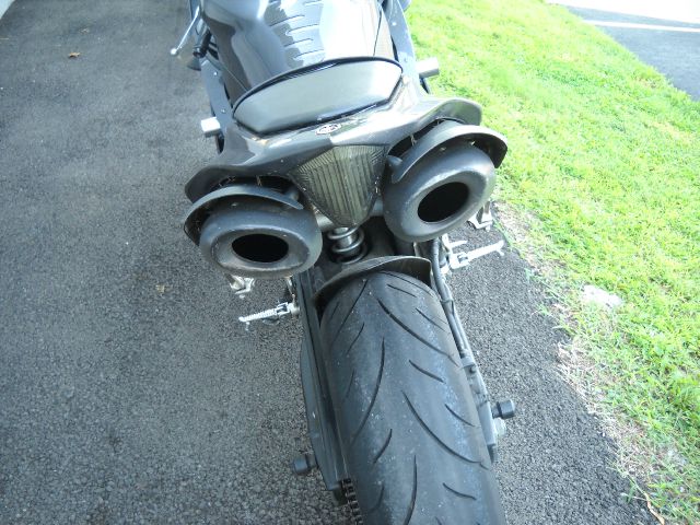 YAMAHA R1 2005 photo 3