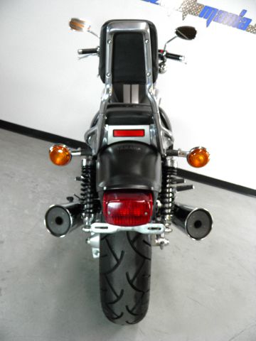 YAMAHA V-Max 2004 photo 10