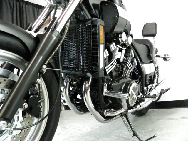 YAMAHA V-Max 2004 photo 17