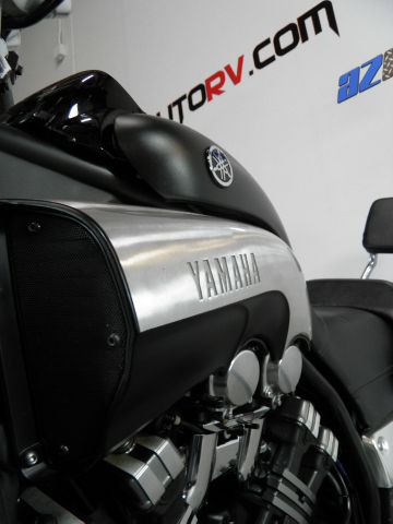 YAMAHA V-Max 2004 photo 25