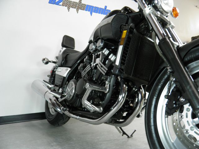 YAMAHA V-Max 2004 photo 27