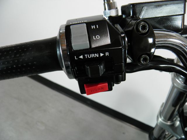 YAMAHA V-Max 2004 photo 30