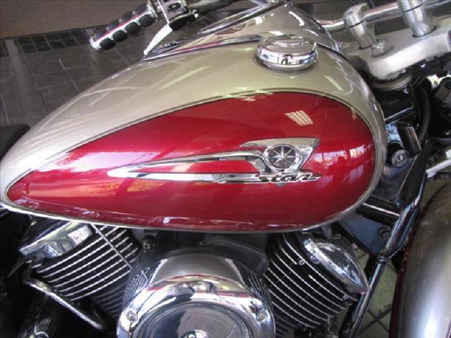 YAMAHA V-STAR 2004 photo 4