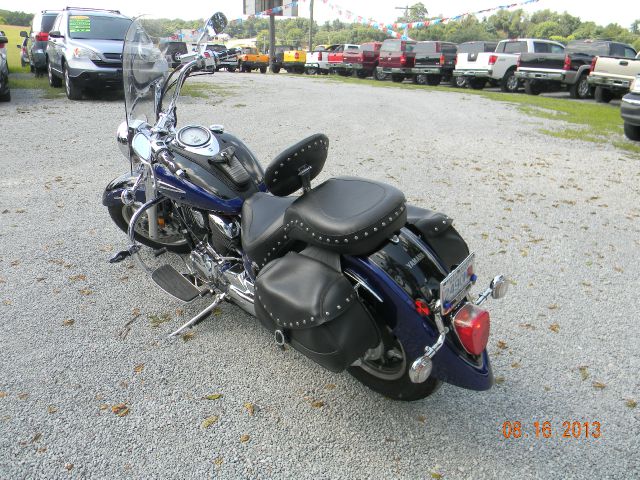 YAMAHA V-Star 1100 2005 photo 2