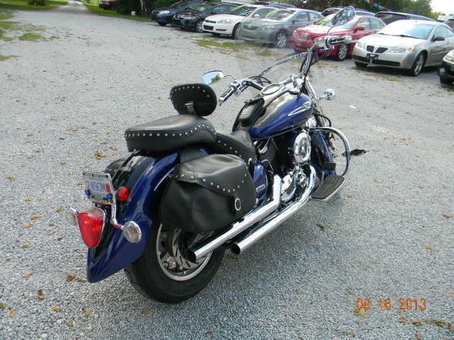 YAMAHA V-Star 1100 2005 photo 3