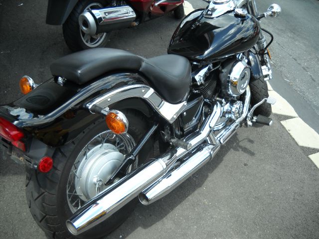 YAMAHA V-STAR 650 2002 photo 4