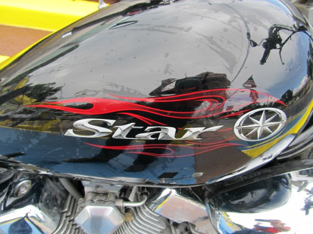 YAMAHA V Star 2011 photo 3