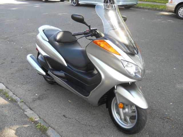 YAMAHA YP400 2006 photo 2