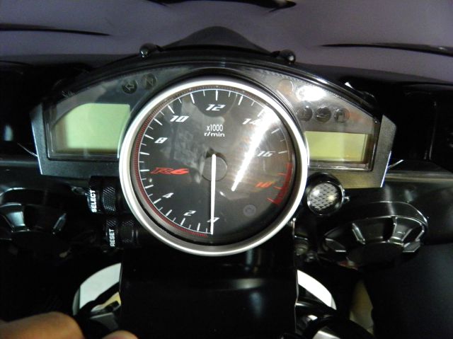 YAMAHA YZF-R6 RAVEN 2008 photo 10