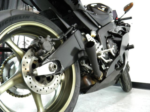 YAMAHA YZF-R6 RAVEN 2008 photo 12