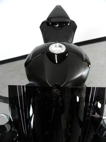 YAMAHA YZF-R6 RAVEN 2008 photo 17