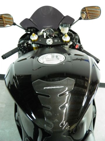 YAMAHA YZF-R6 RAVEN 2008 photo 4